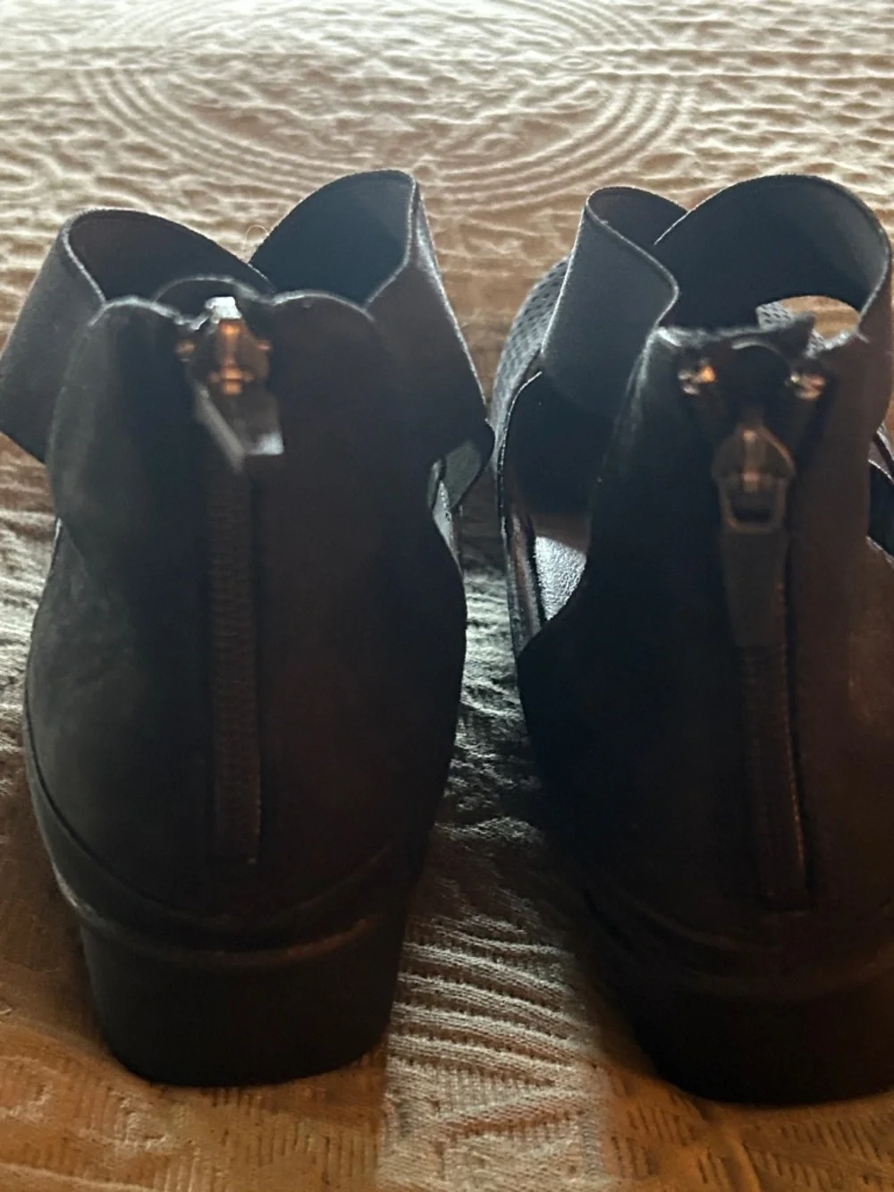 Dansko Black Perforated Cross-Strap shoes size 38 (7.5 -8 women) - Picture 5 of 7